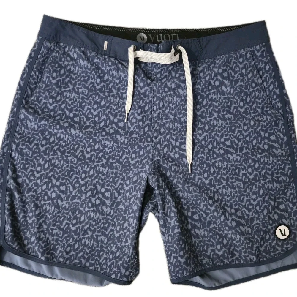 Vuori Men's Blue Floral Boardshorts Swim Trunks White Trim Drawstring Size 32